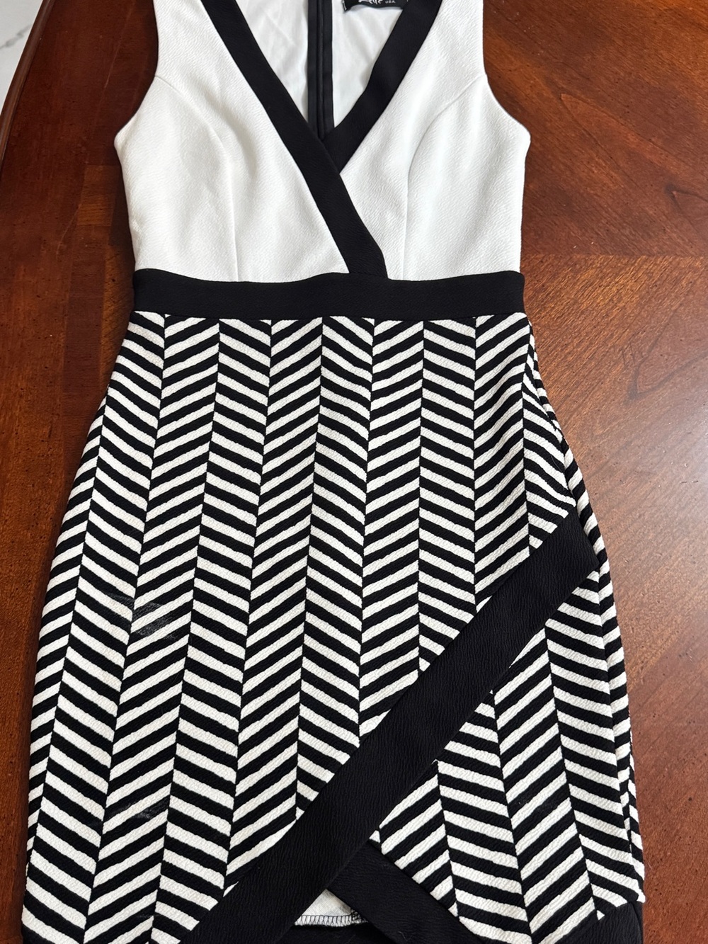 Sleeveless Black and White Chevron Midi Dress